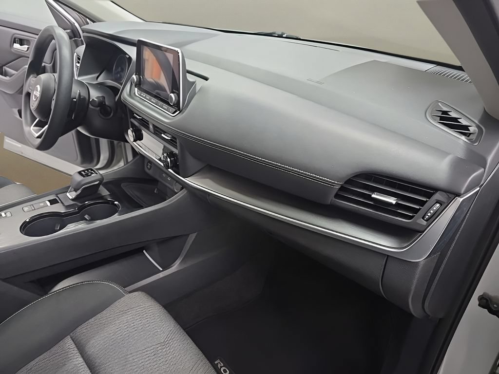 Used 2024 Nissan Rogue SV FWD image 23