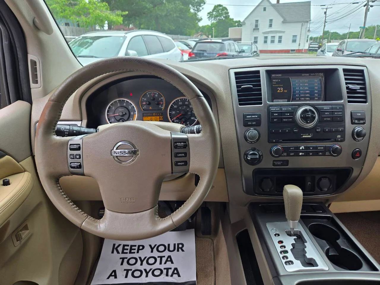Used 2012 Nissan Armada SV image 11