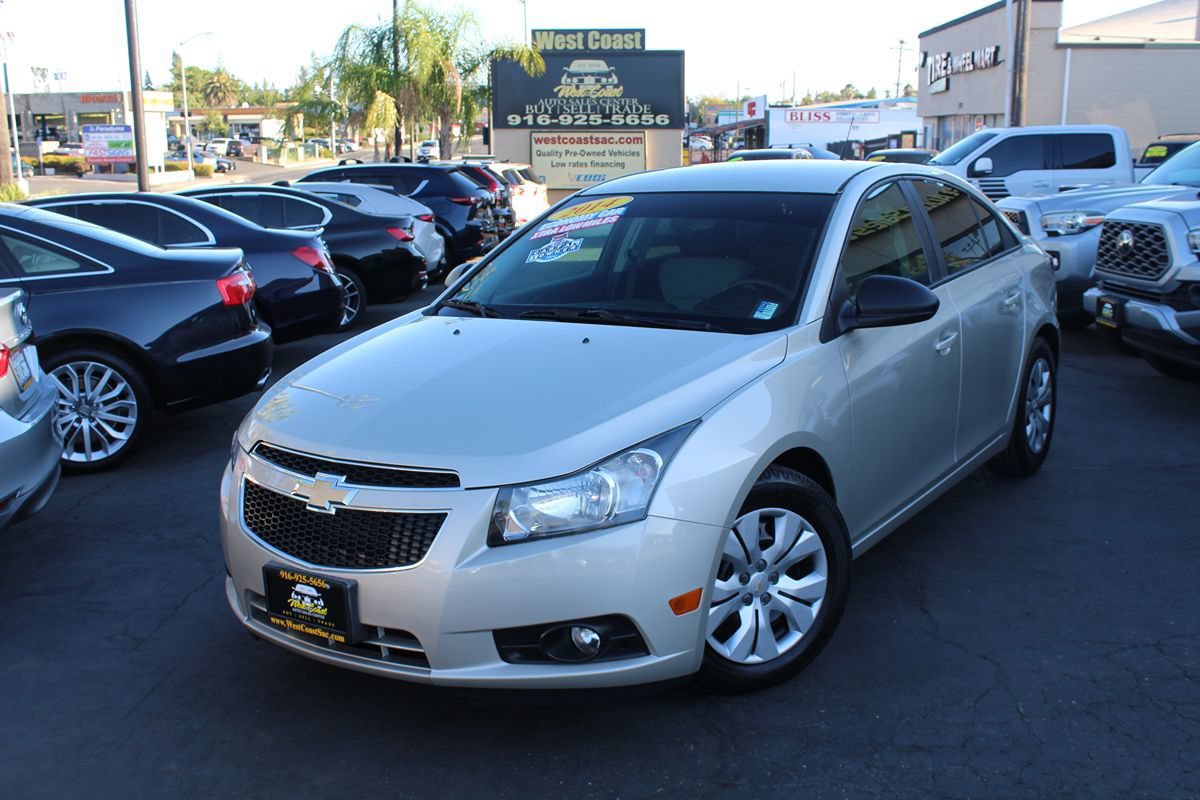 Used 2014 Chevrolet Cruze LS FWD image 32