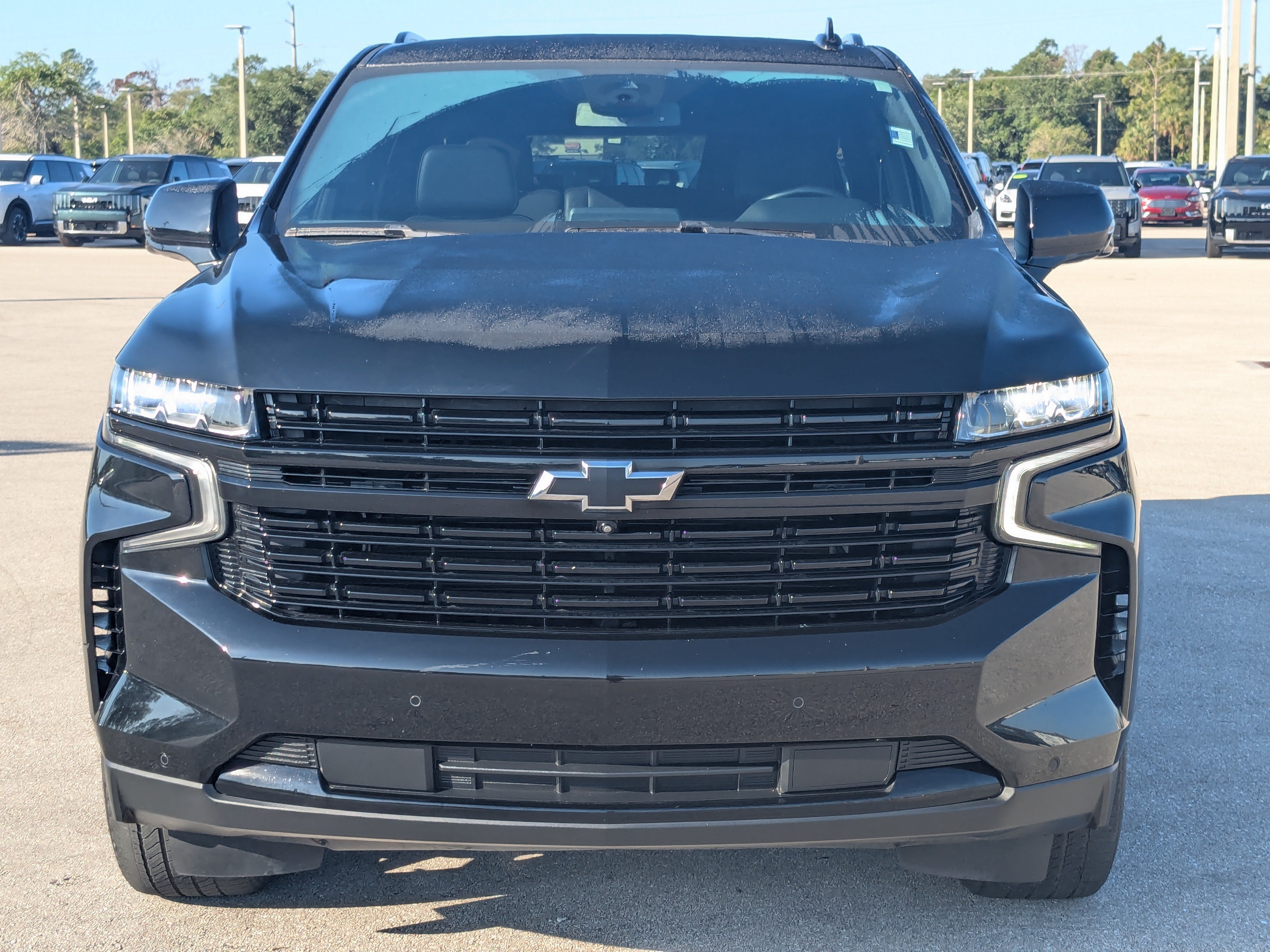 Used 2023 Chevrolet Suburban RST w/ Luxury Package AWD/4WD image 3