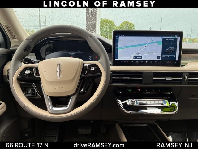 Used 2023 Lincoln Corsair AWD image 23