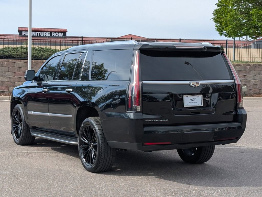 Used 2019 Cadillac Escalade ESV Premium Luxury AWD/4WD image 3