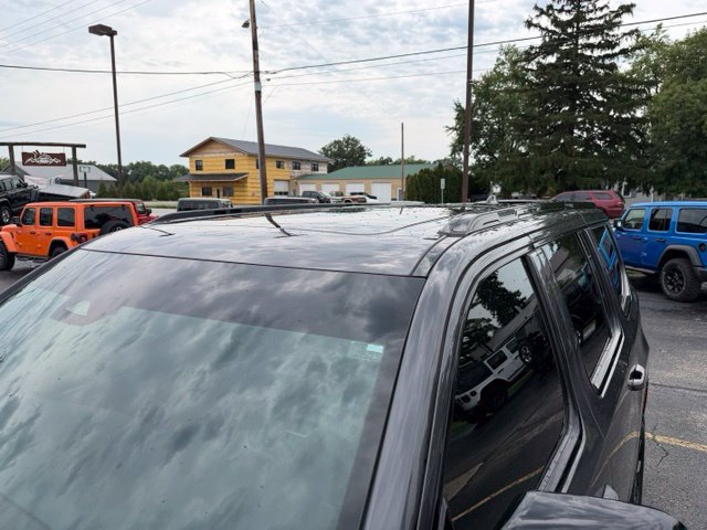 Used 2024 Jeep Wagoneer Series II AWD/4WD image 22