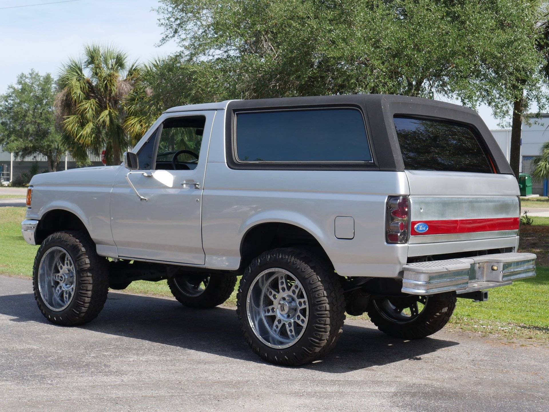 Used 1990 Ford Bronco AWD/4WD image 19