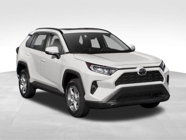 Used 2020 Toyota RAV4 XLE w/ Convenience Package FWD image 39