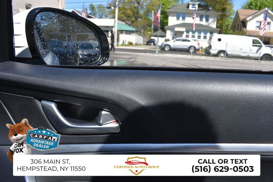 Used 2025 Genesis G70 2.5T image 22