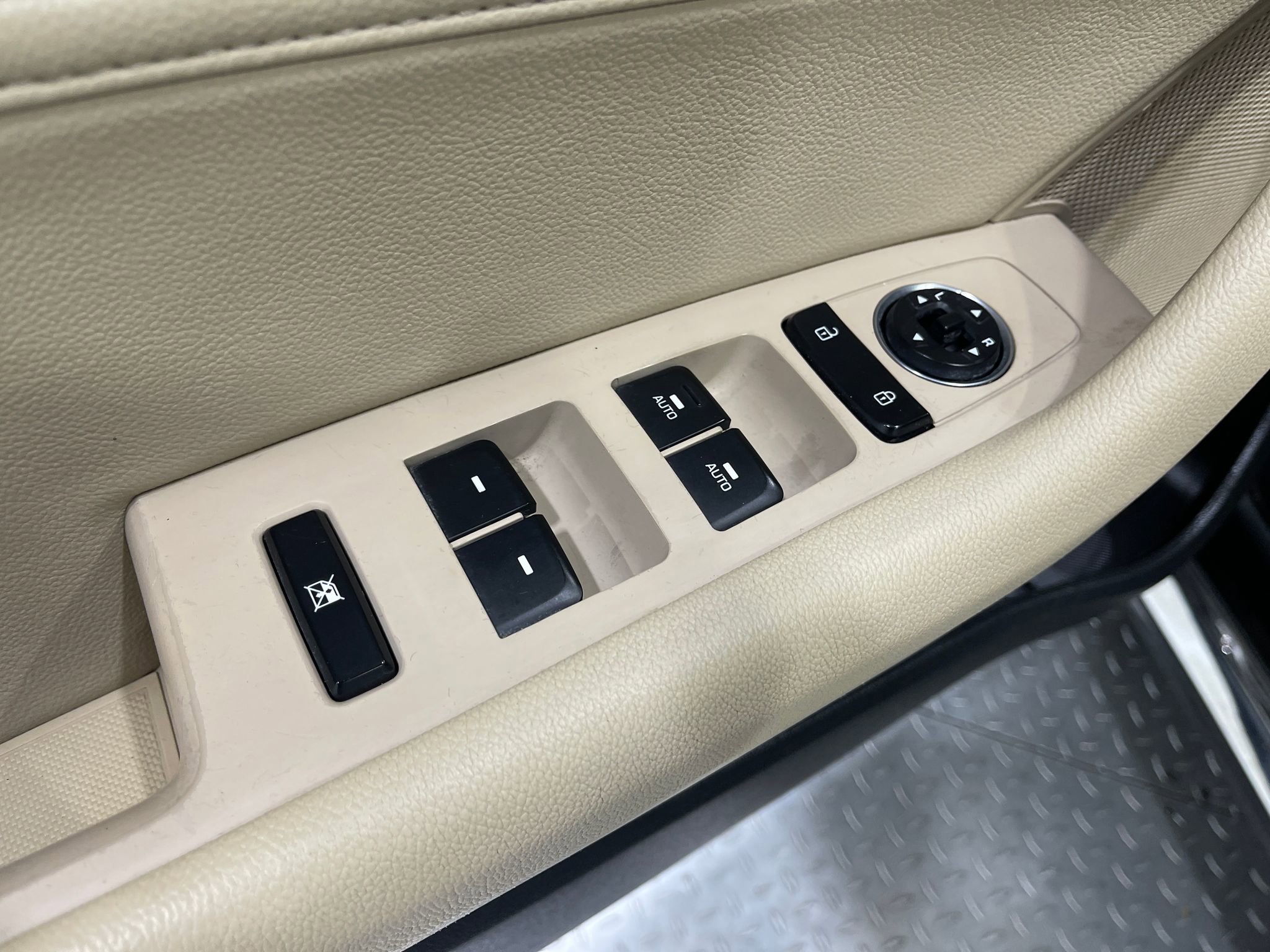 Used 2017 Hyundai Sonata Limited w/ Tech Package 03 image 16