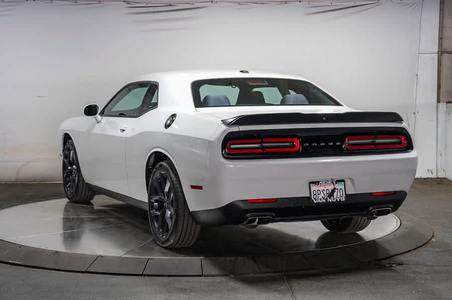 Used 2019 Dodge Challenger SXT w/ Blacktop Package RWD image 2