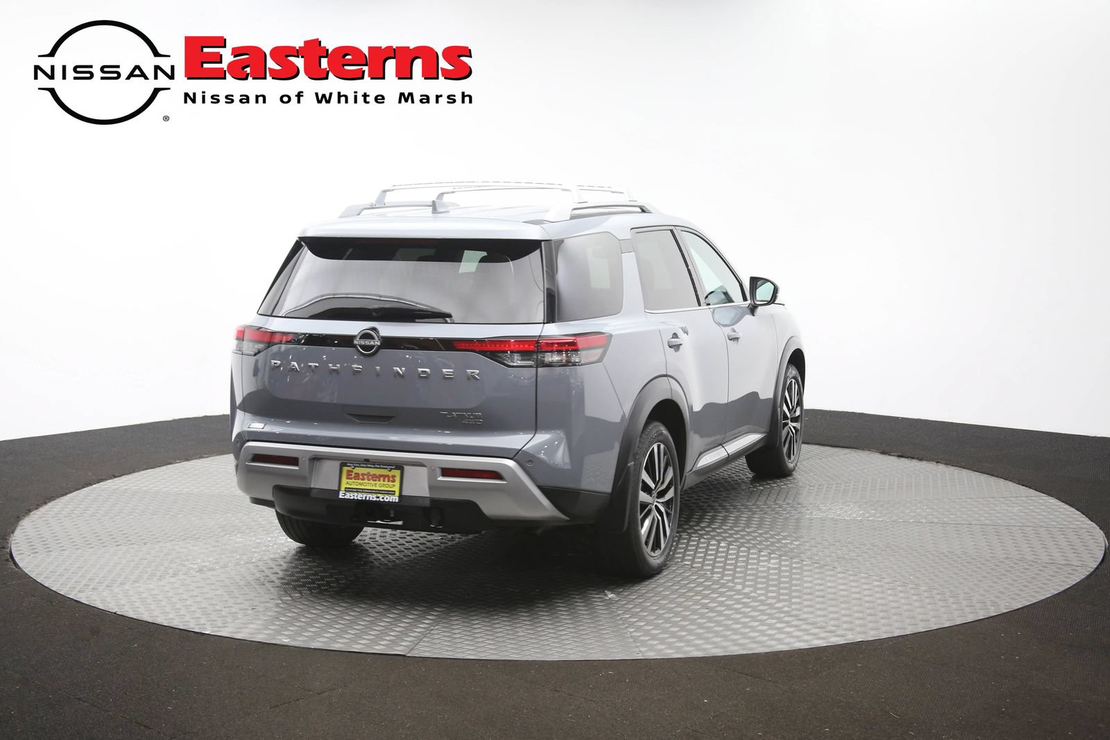 Used 2023 Nissan Pathfinder Platinum w/ Cargo Package AWD/4WD image 38