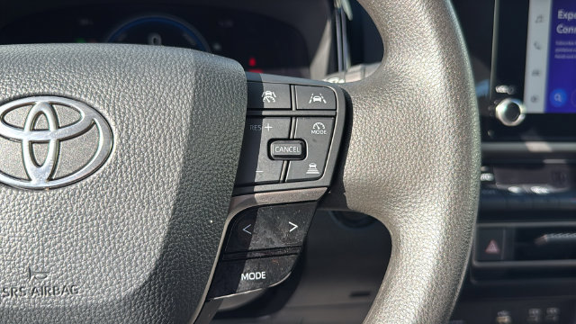 Used 2025 Toyota Camry LE w/ Convenience Package FWD image 22
