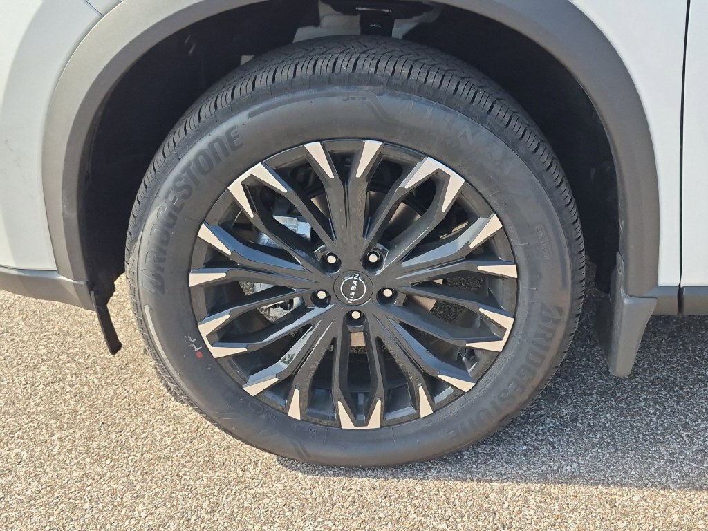 New 2026 Nissan Rogue Dark Armor AWD/4WD image 13