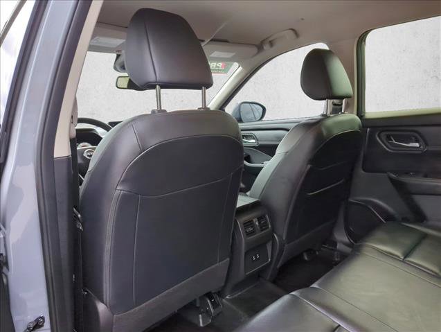 Used 2025 Nissan Rogue SL FWD image 17
