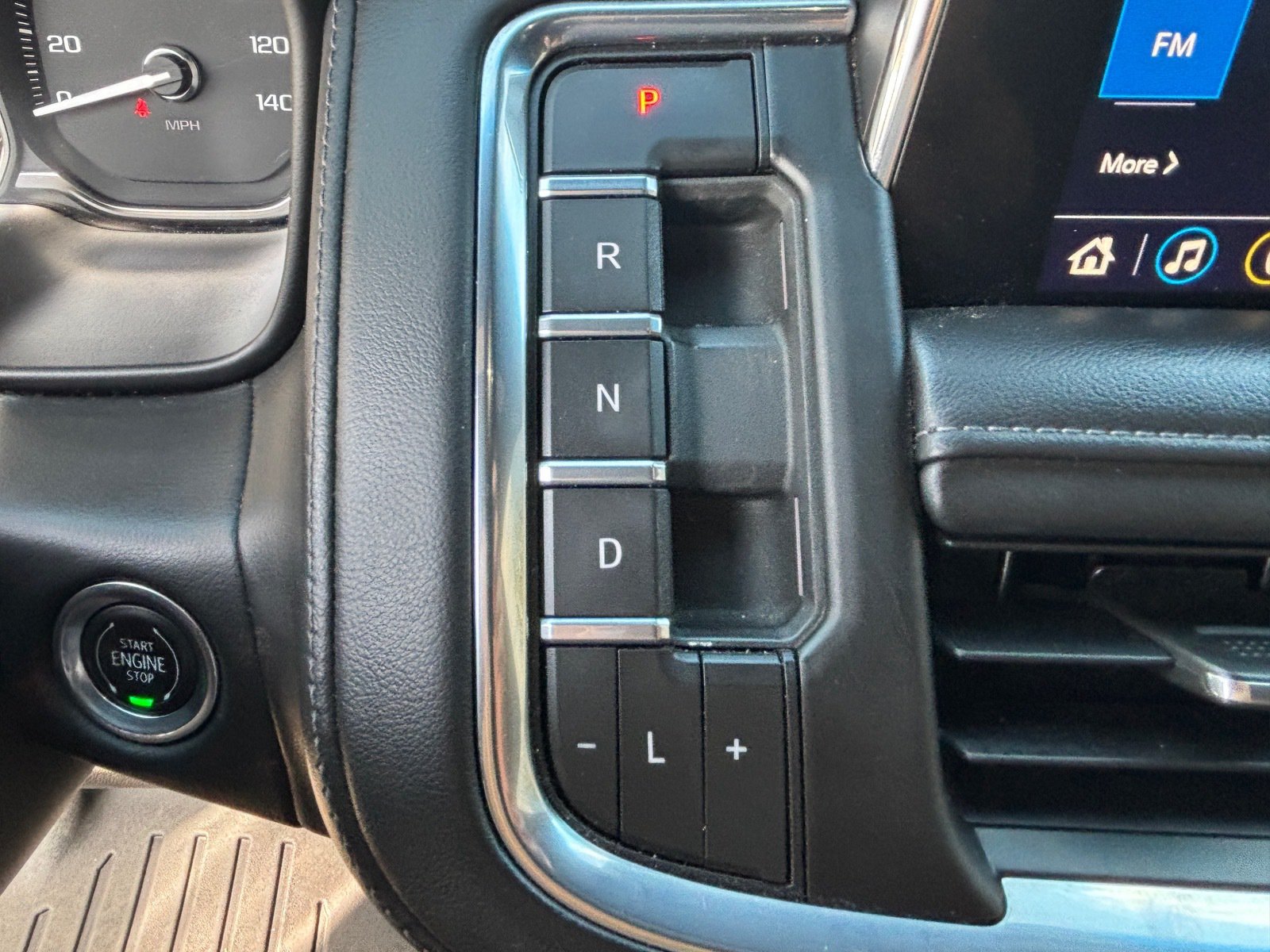 Used 2021 GMC Yukon SLE AWD/4WD image 17