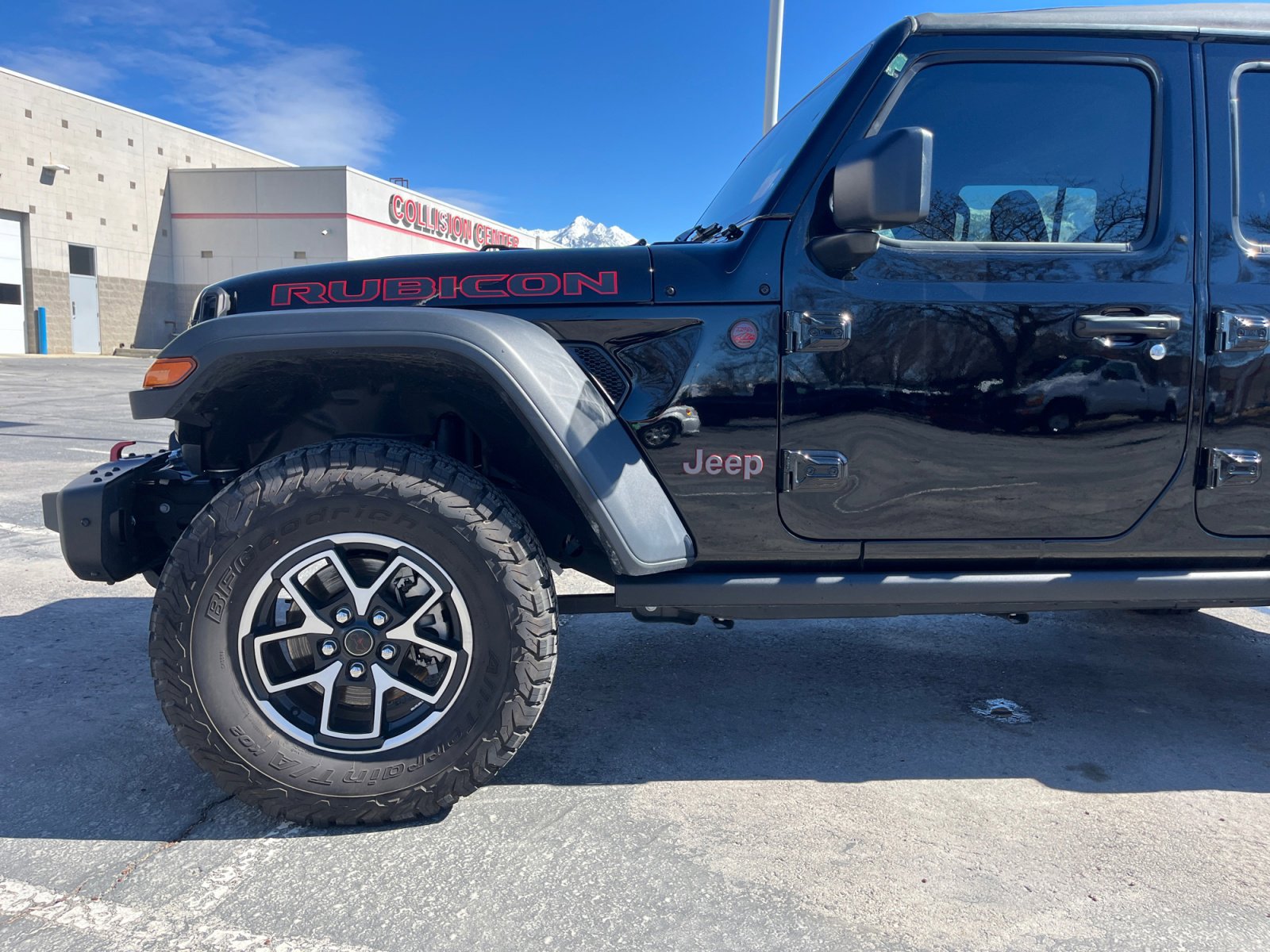 Used 2025 Jeep Wrangler Rubicon w/ Steel Bumper Group image 9