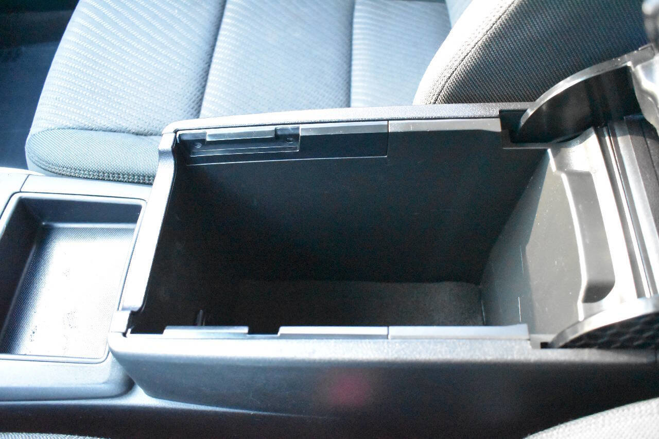 Used 2015 Toyota Camry LE FWD image 29