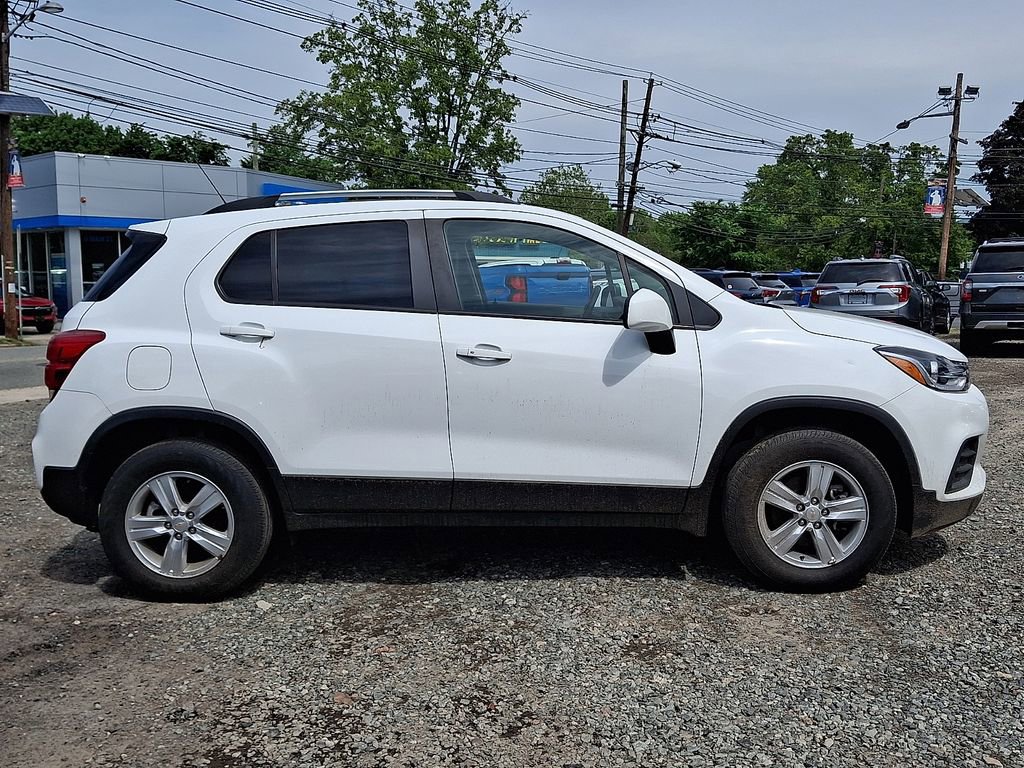 Used 2022 Chevrolet Trax LT w/ LT Convenience Package AWD/4WD image 8