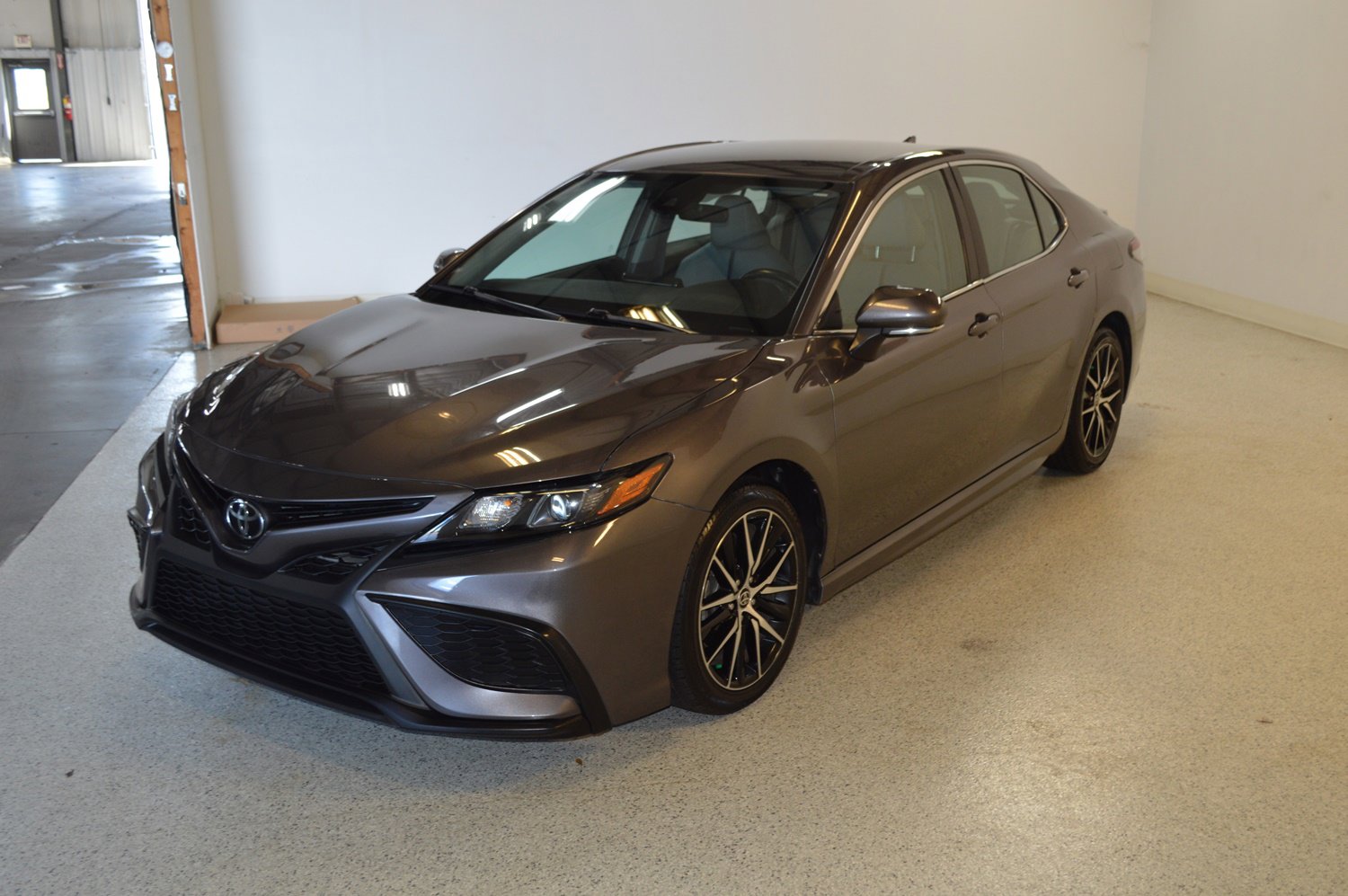 Used 2022 Toyota Camry SE image 7