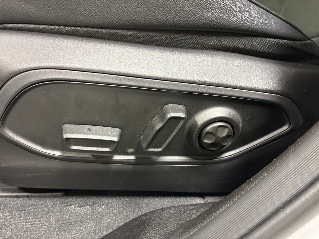 Used 2025 Jeep Grand Cherokee L Altitude image 11