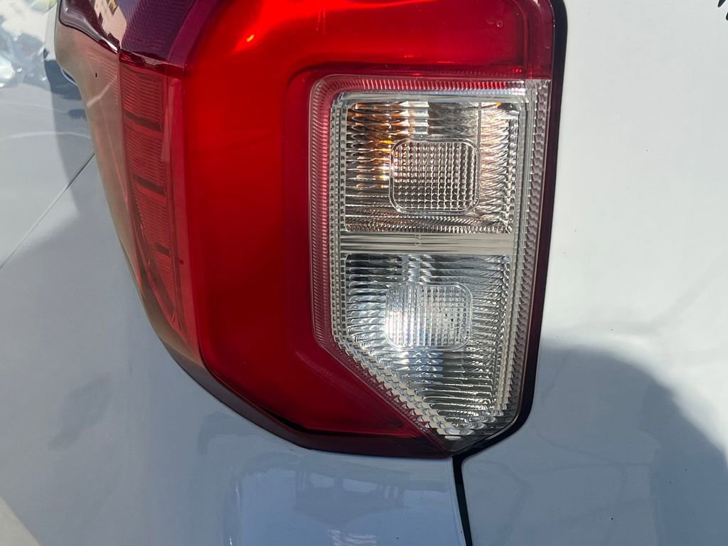 Used 2020 Ford Explorer XLT w/ Equipment Group 202A image 13