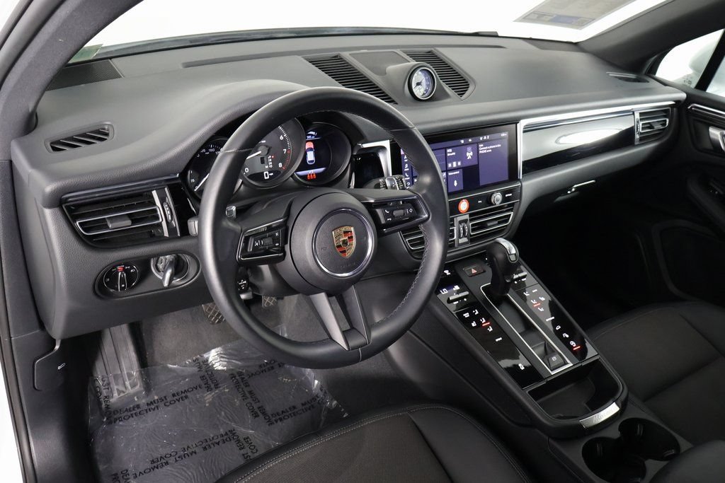 Used 2024 Porsche Macan AWD/4WD image 7
