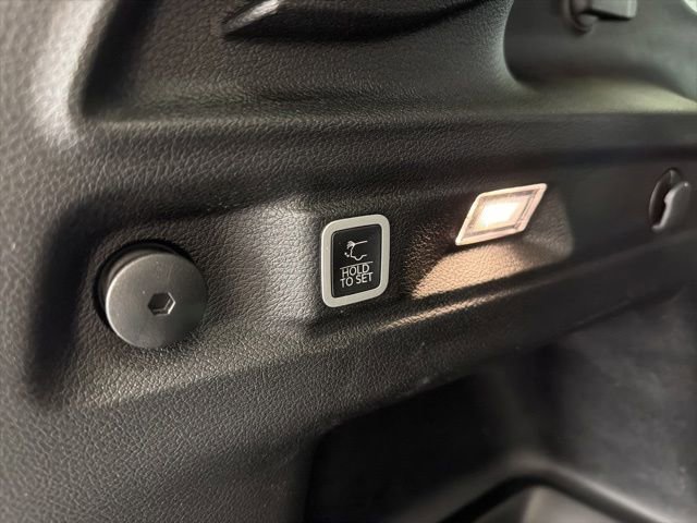 Used 2024 Jeep Grand Cherokee L Limited w/ Luxury Tech Group II AWD/4WD image 9