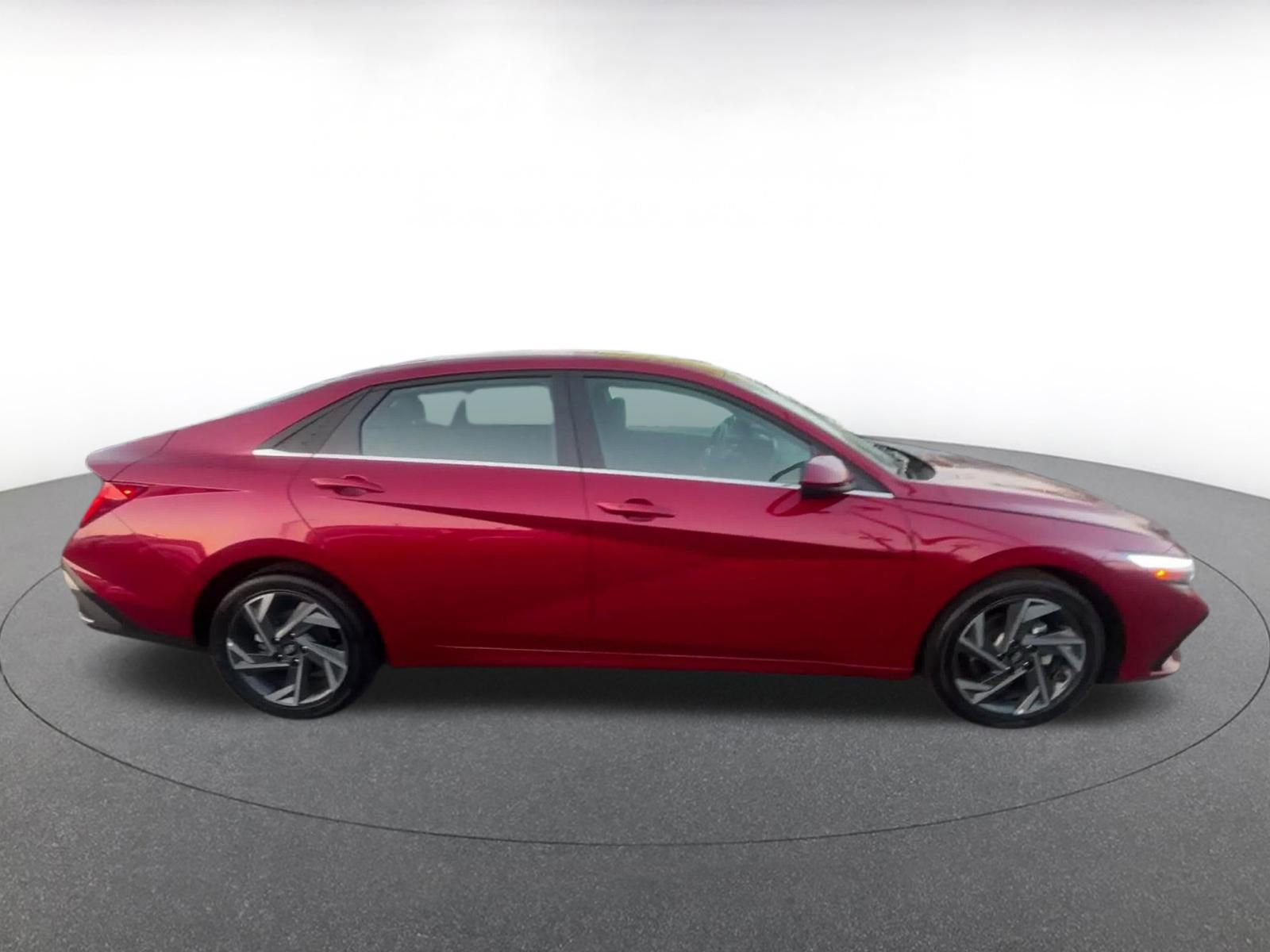 Used 2025 Hyundai Elantra SEL FWD image 16