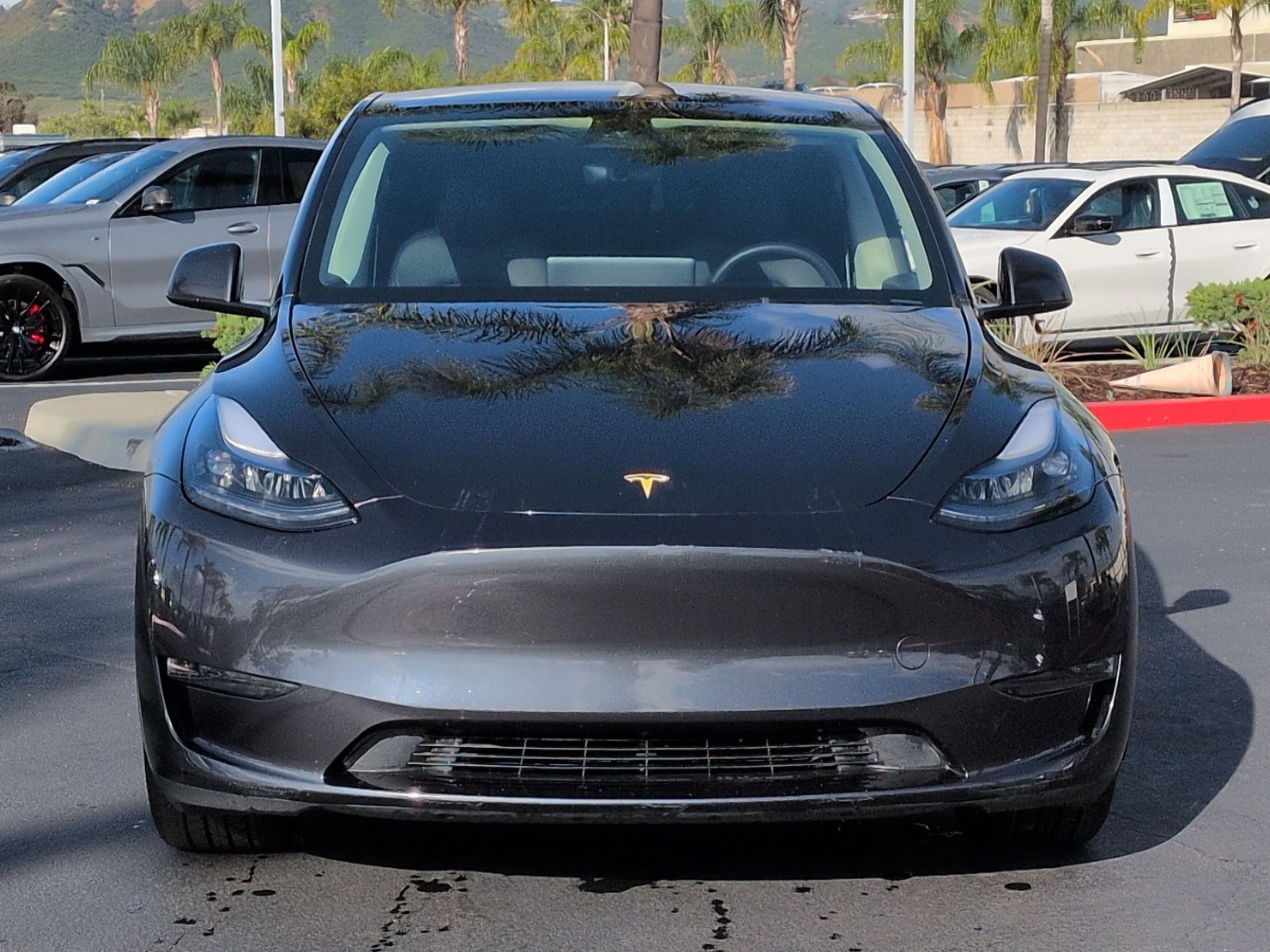 Used 2024 Tesla Model Y 2WD image 3