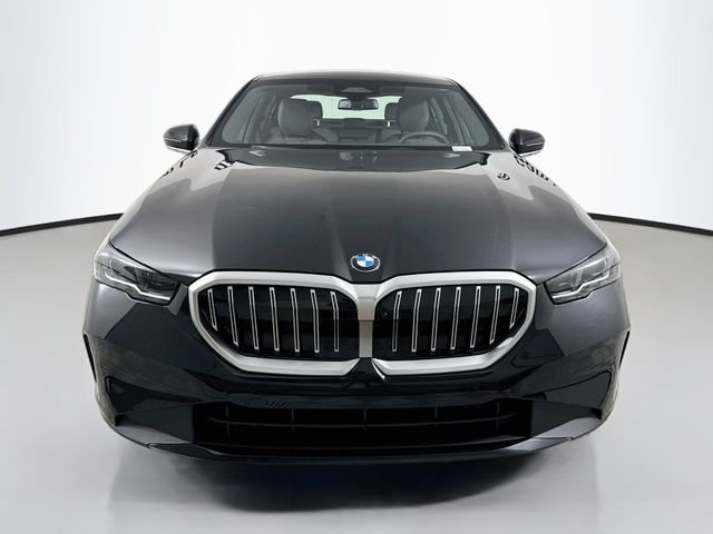 Used 2026 BMW 540i xDrive AWD/4WD image 2