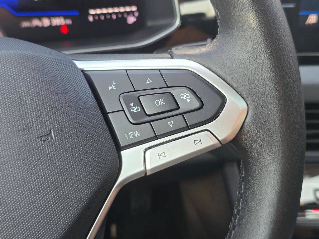 Certified 2025 Volkswagen Jetta SE FWD image 27