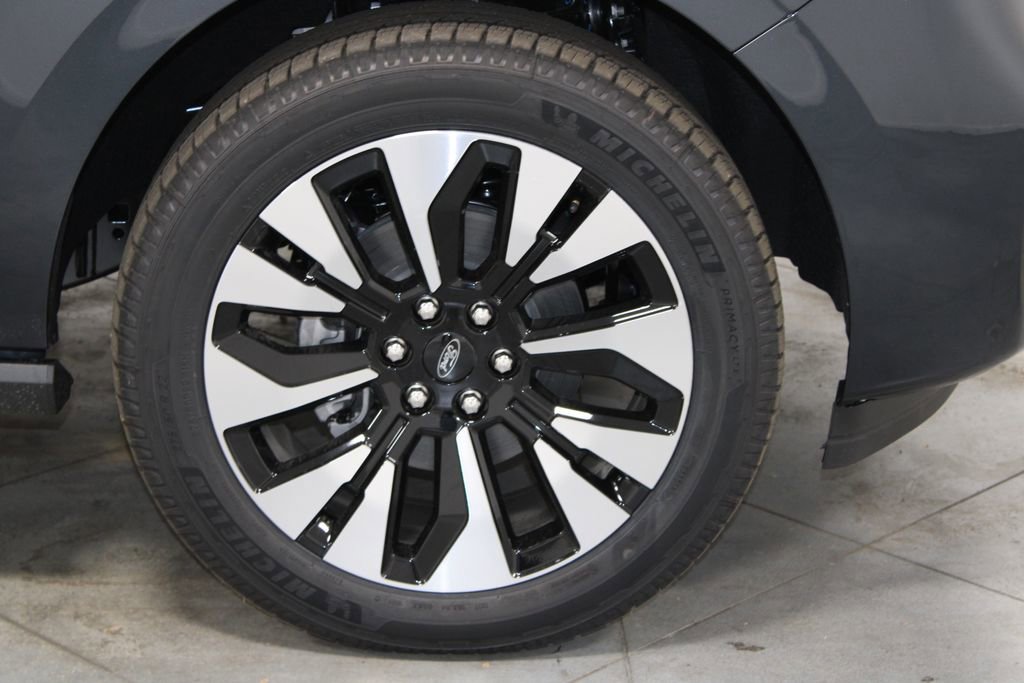 New 2026 Ford Expedition Max Platinum image 11