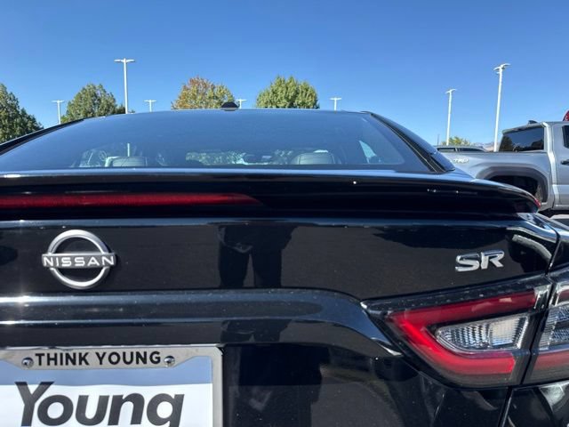 Used 2023 Nissan Maxima SR w/ Sport Mat Group FWD image 6