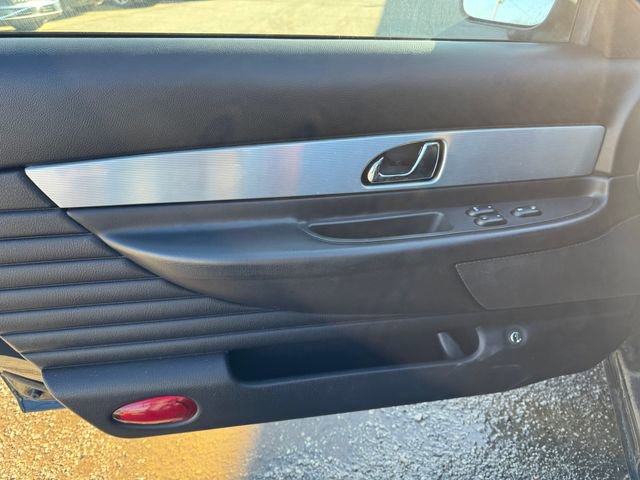 Used 2004 Ford Thunderbird image 3