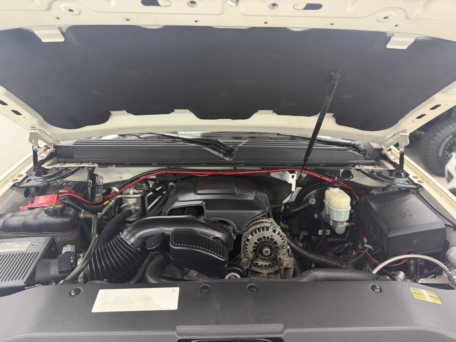 Used 2011 Cadillac Escalade Platinum AWD/4WD image 33