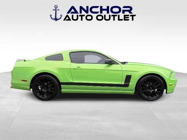 Used 2013 Ford Mustang Coupe RWD image 9