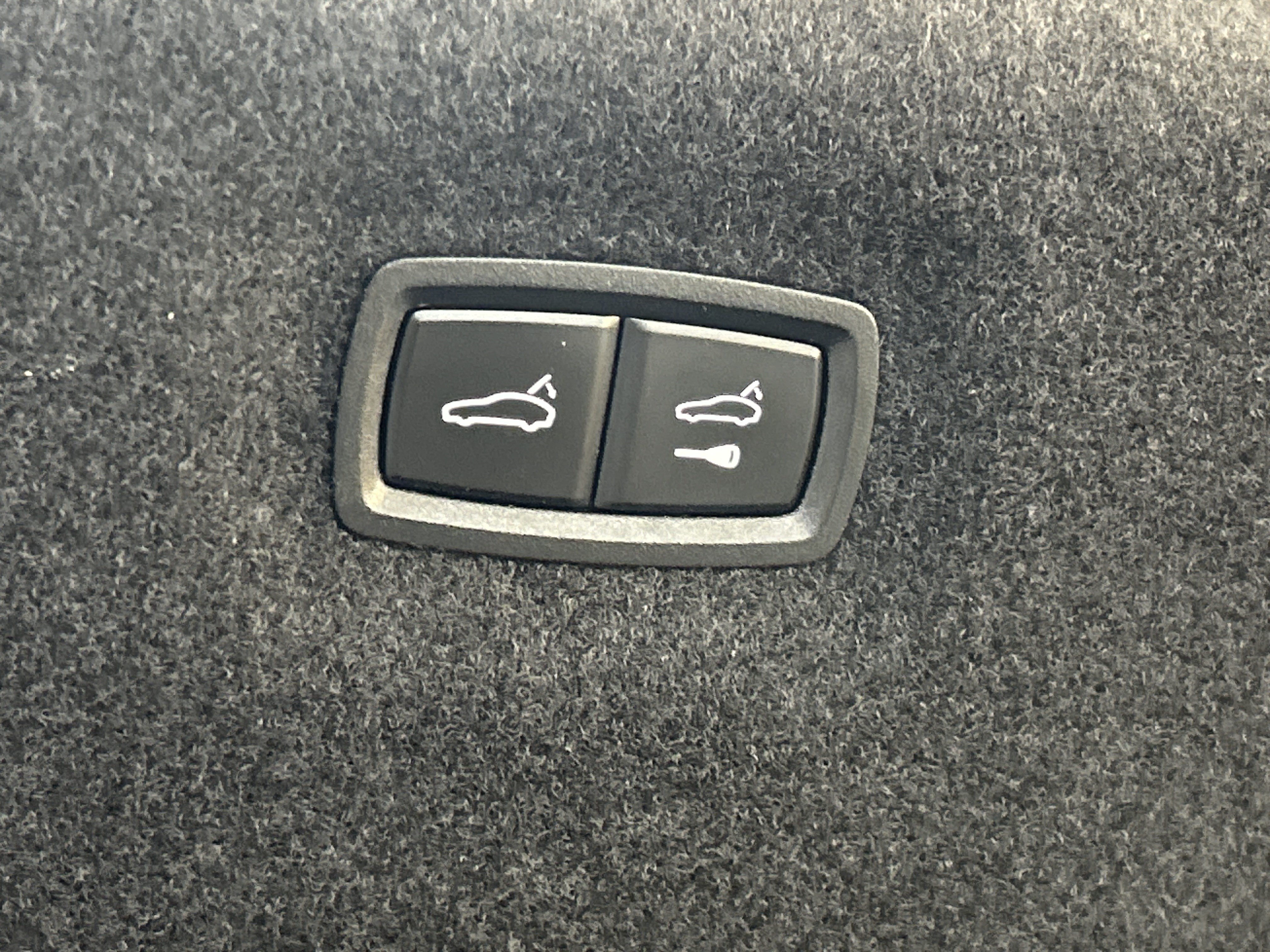 Used 2022 Audi e-tron GT Premium Plus w/ Performance Package AWD/4WD image 7