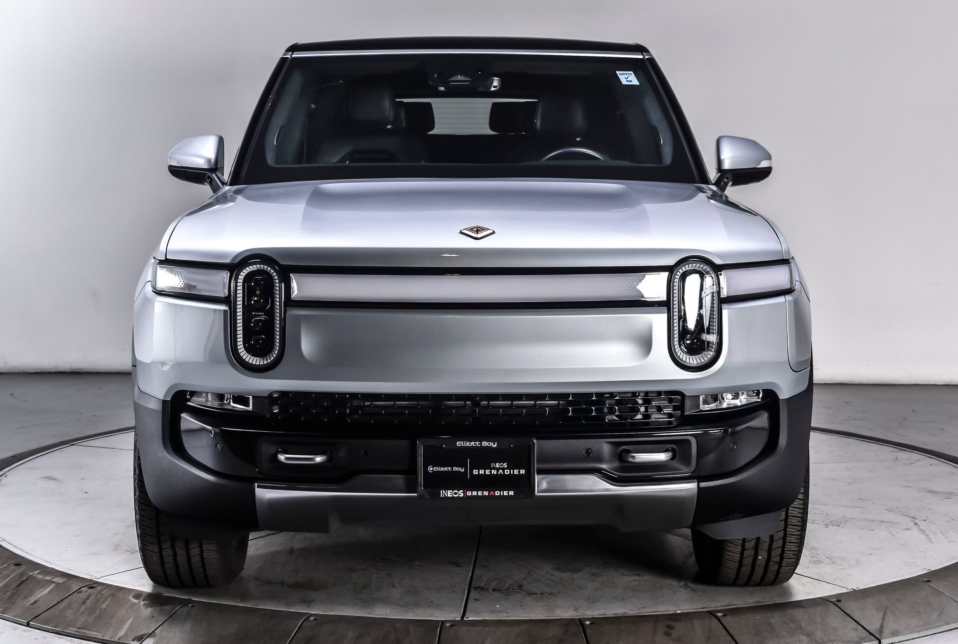 Used 2024 Rivian R1S Adventure AWD/4WD image 8