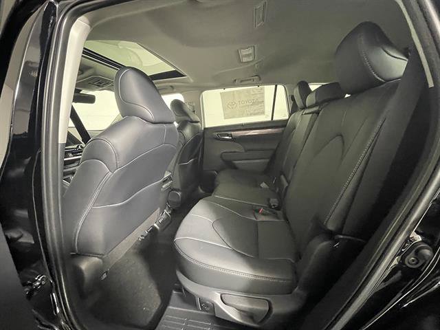 New 2026 Toyota Highlander Limited AWD/4WD image 11