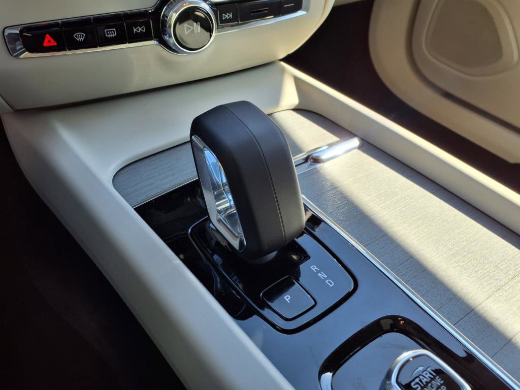 New 2026 Volvo V60 B5 Cross Country Plus w/ Protection Package Premier image 18