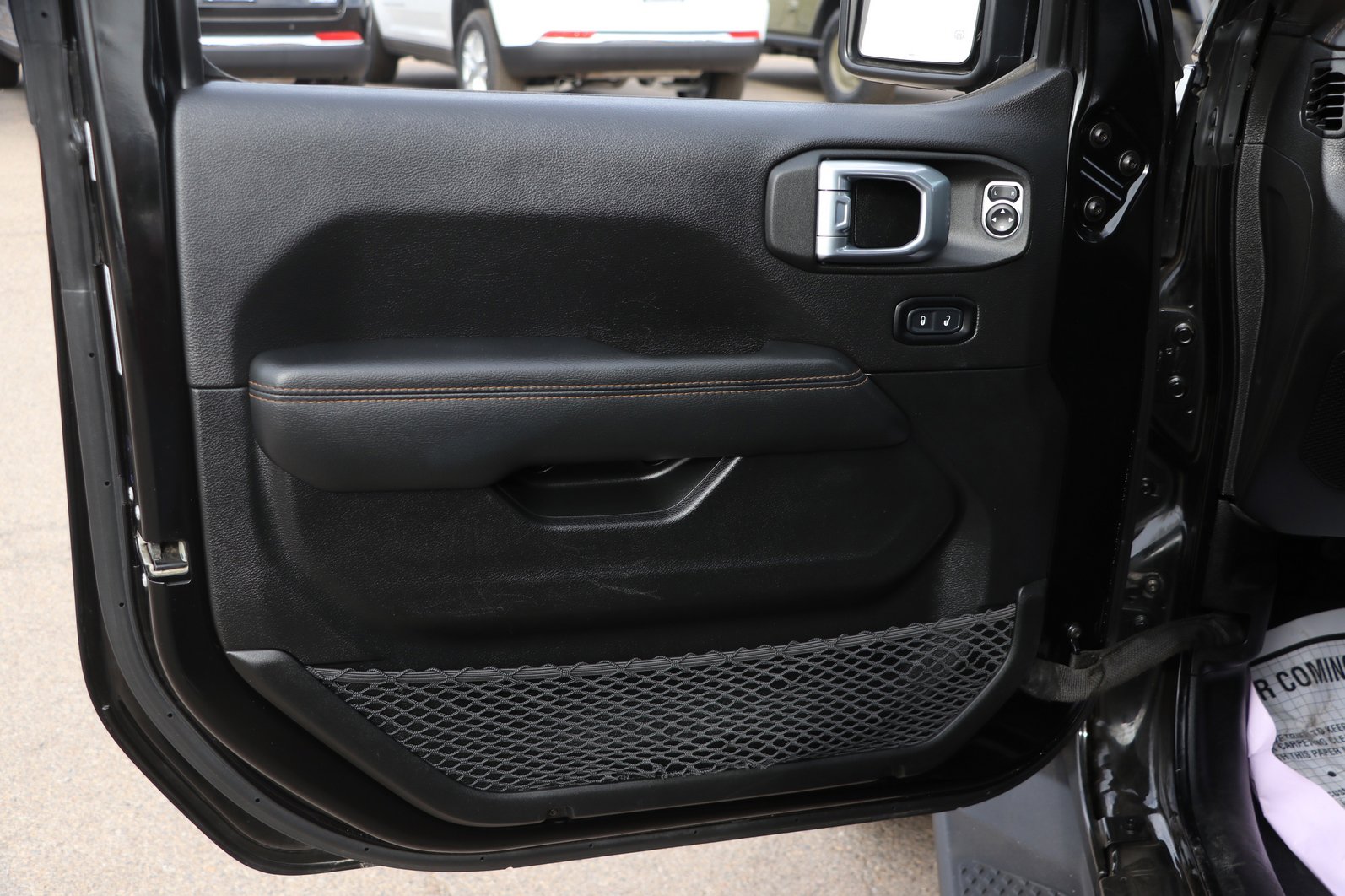 Used 2023 Jeep Gladiator Overland AWD/4WD image 10
