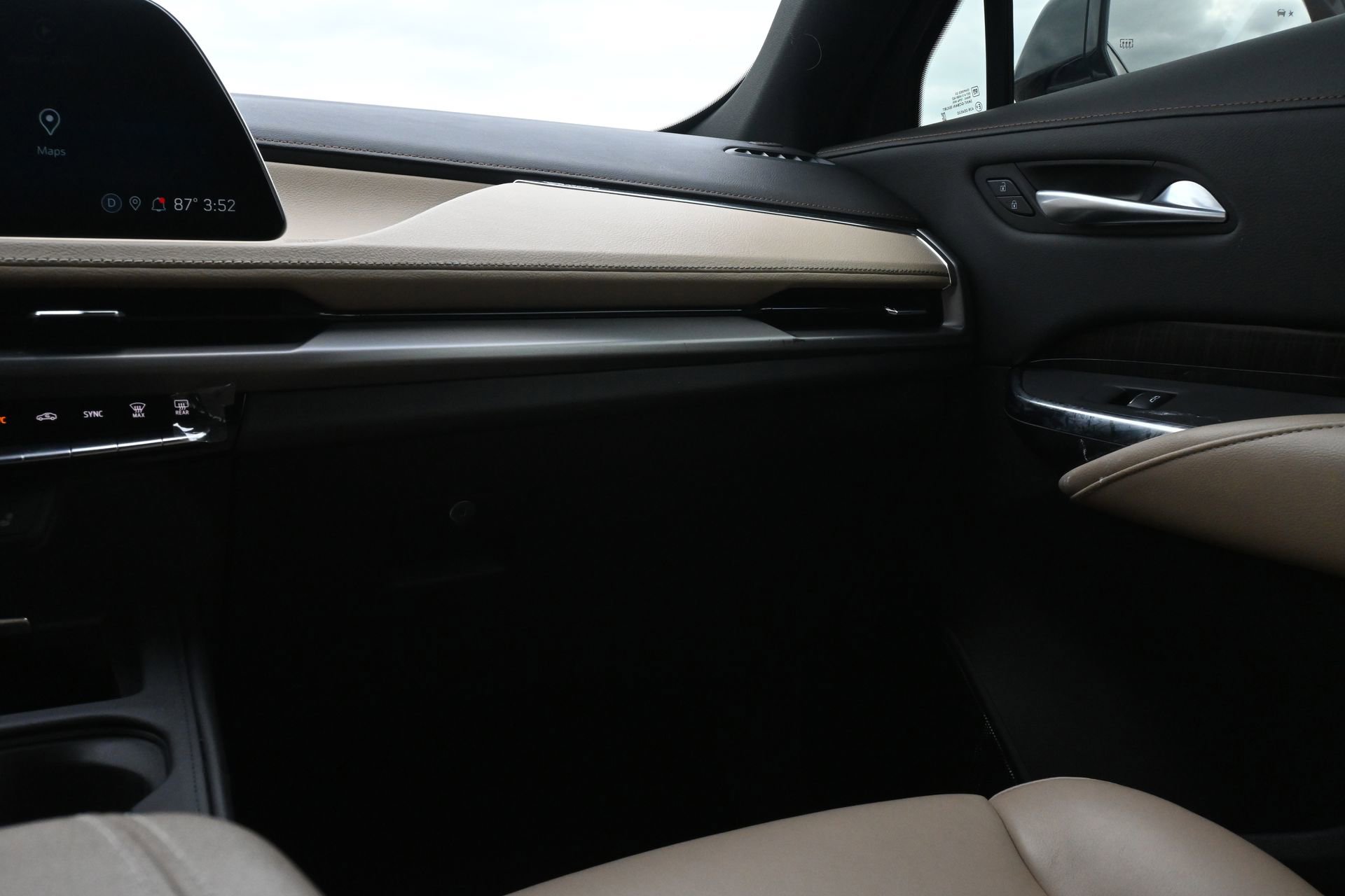 Used 2024 Cadillac XT4 Premium Luxury w/ Cold Weather Package FWD image 8