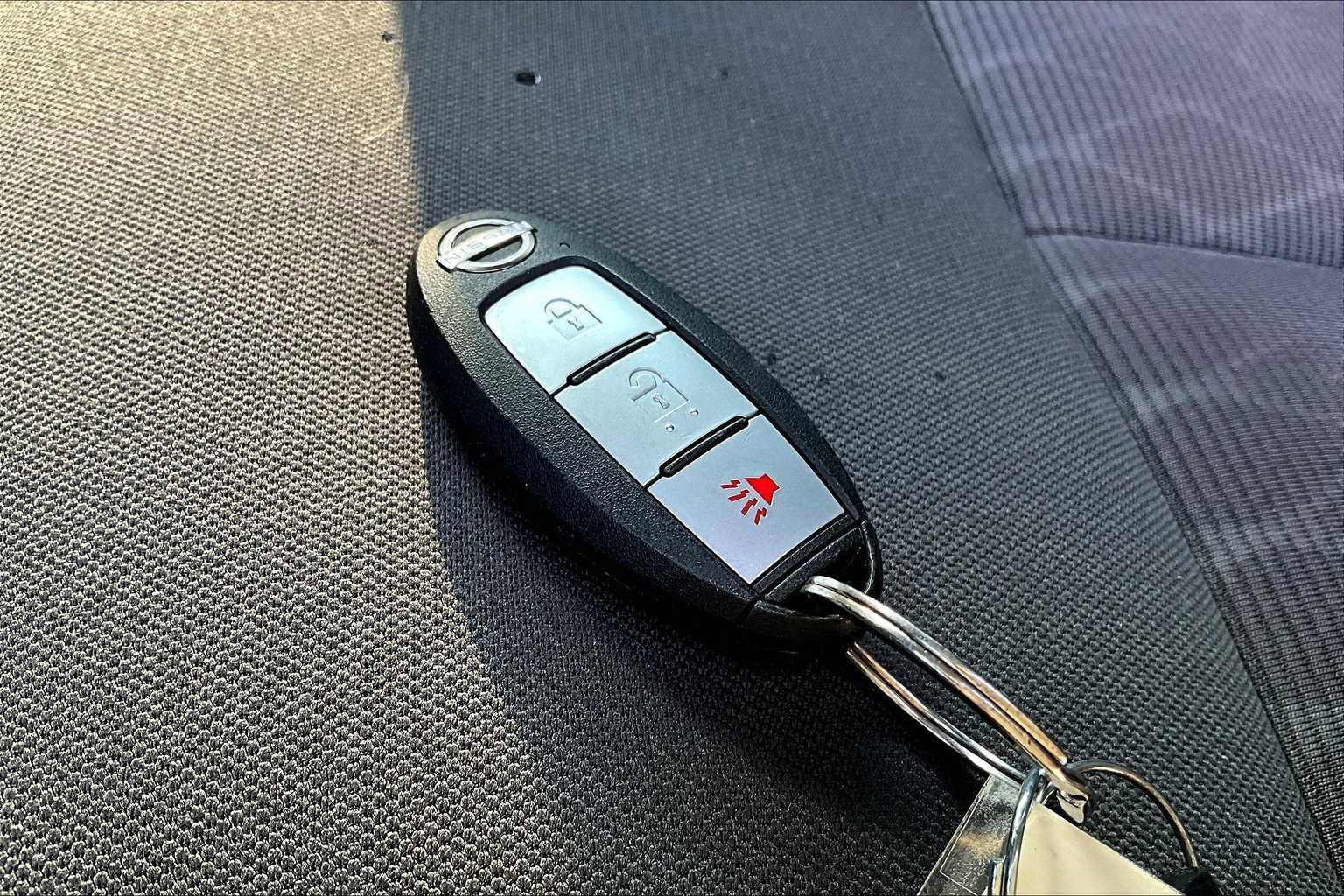 Used 2024 Nissan Titan SV w/ Accessory Utility Package image 25