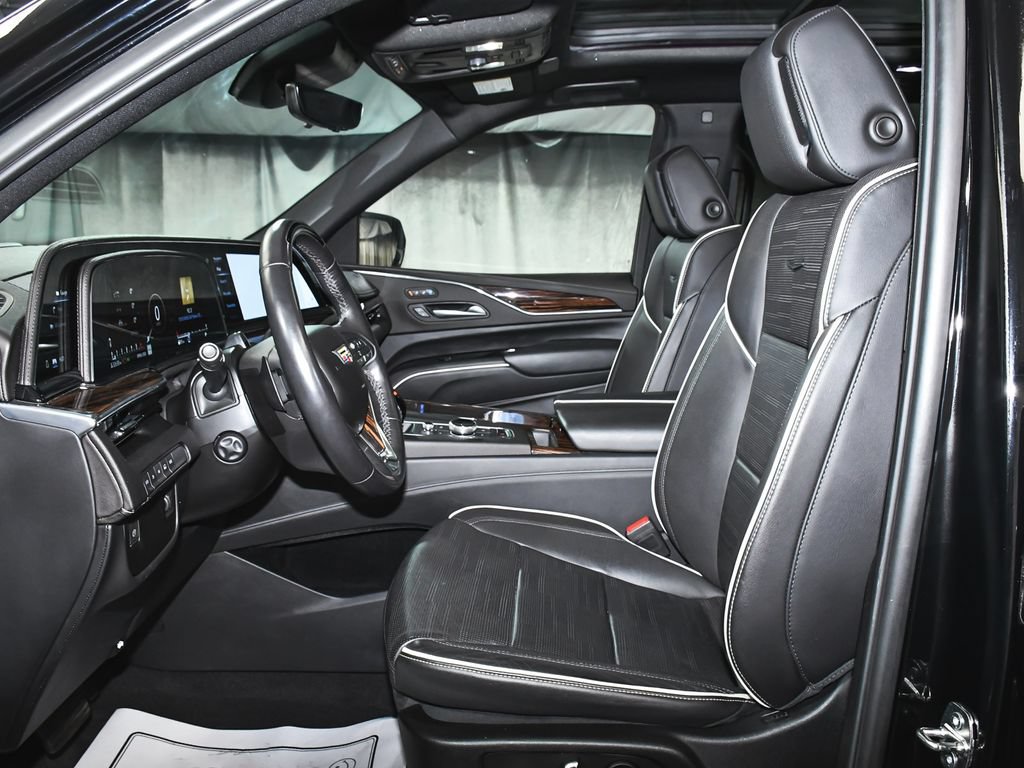 Used 2023 Cadillac Escalade Premium Luxury AWD/4WD image 46