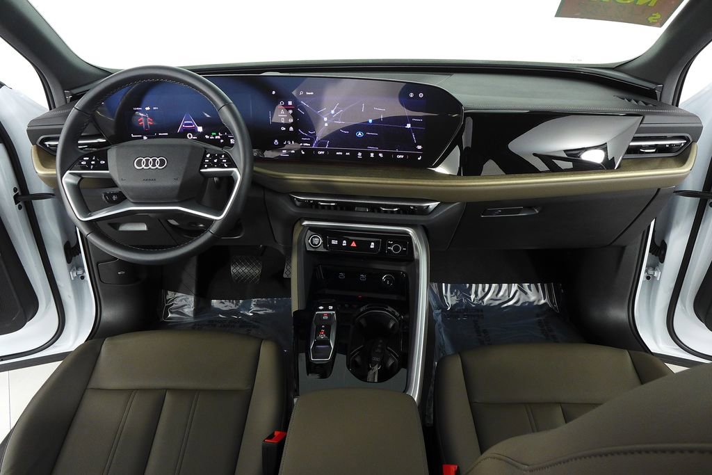Used 2025 Audi Q5 Premium w/ Convenience Package image 25