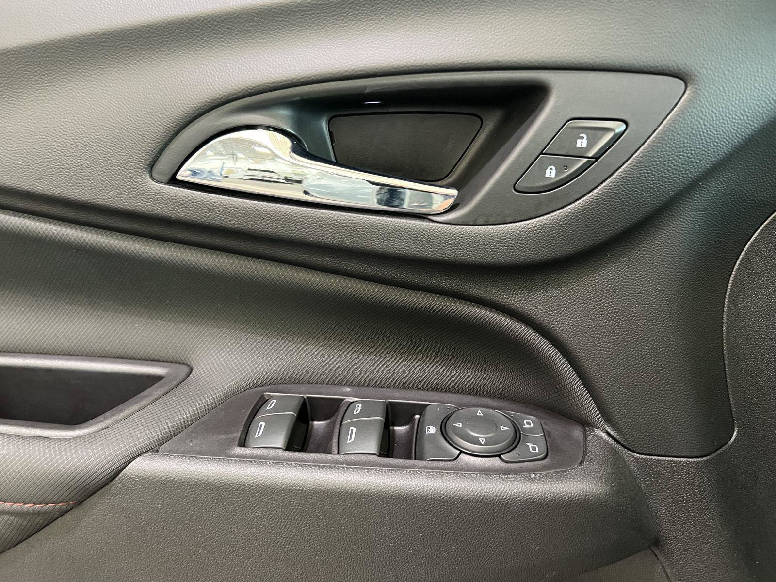 Used 2022 Chevrolet Equinox RS AWD/4WD image 40