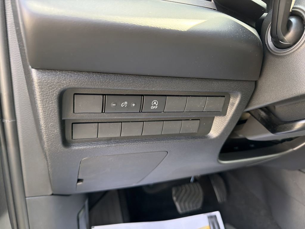 New 2026 Mitsubishi Outlander LE AWD/4WD image 17