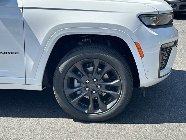 New 2026 Jeep Grand Cherokee Limited AWD/4WD image 14