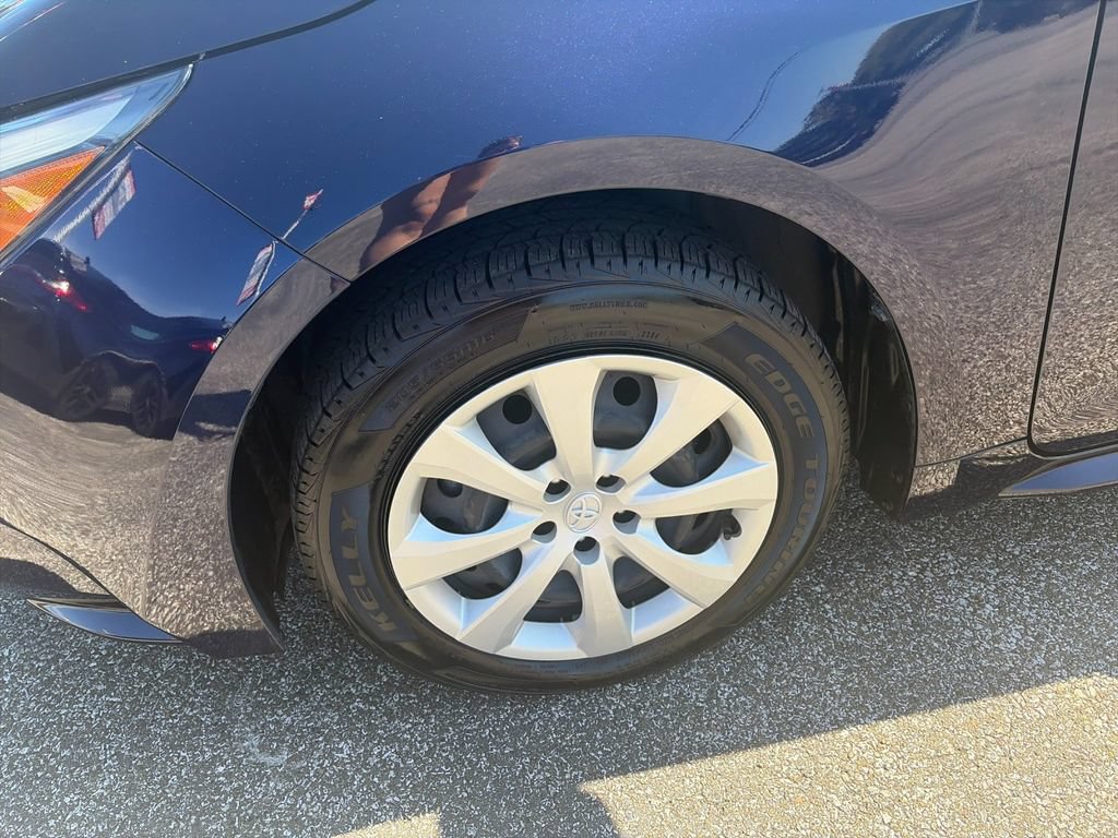 Used 2024 Toyota Corolla LE FWD image 32
