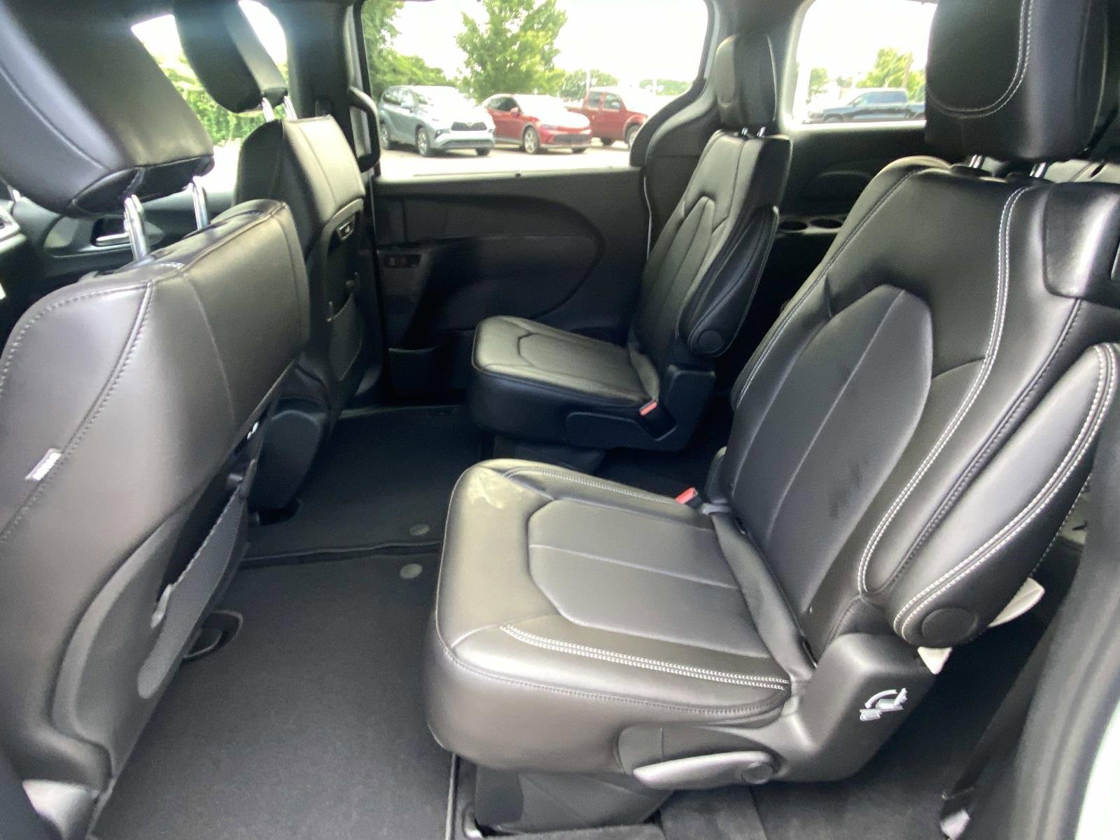 New 2026 Chrysler Pacifica Select image 10