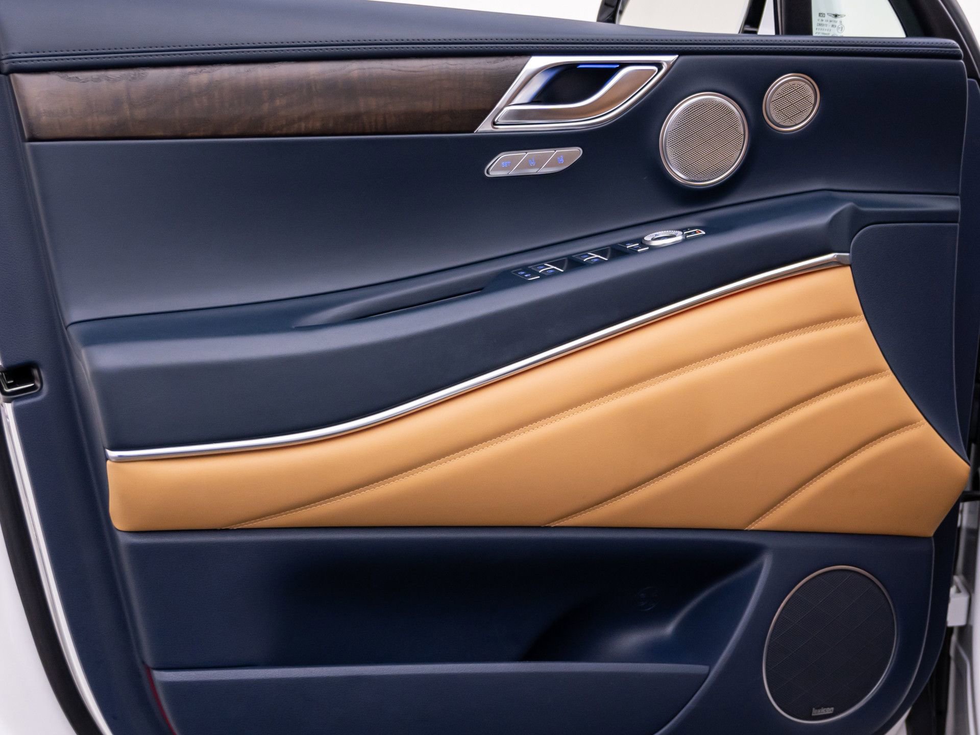 Used 2023 Genesis GV80 3.5T w/ Prestige Package image 12