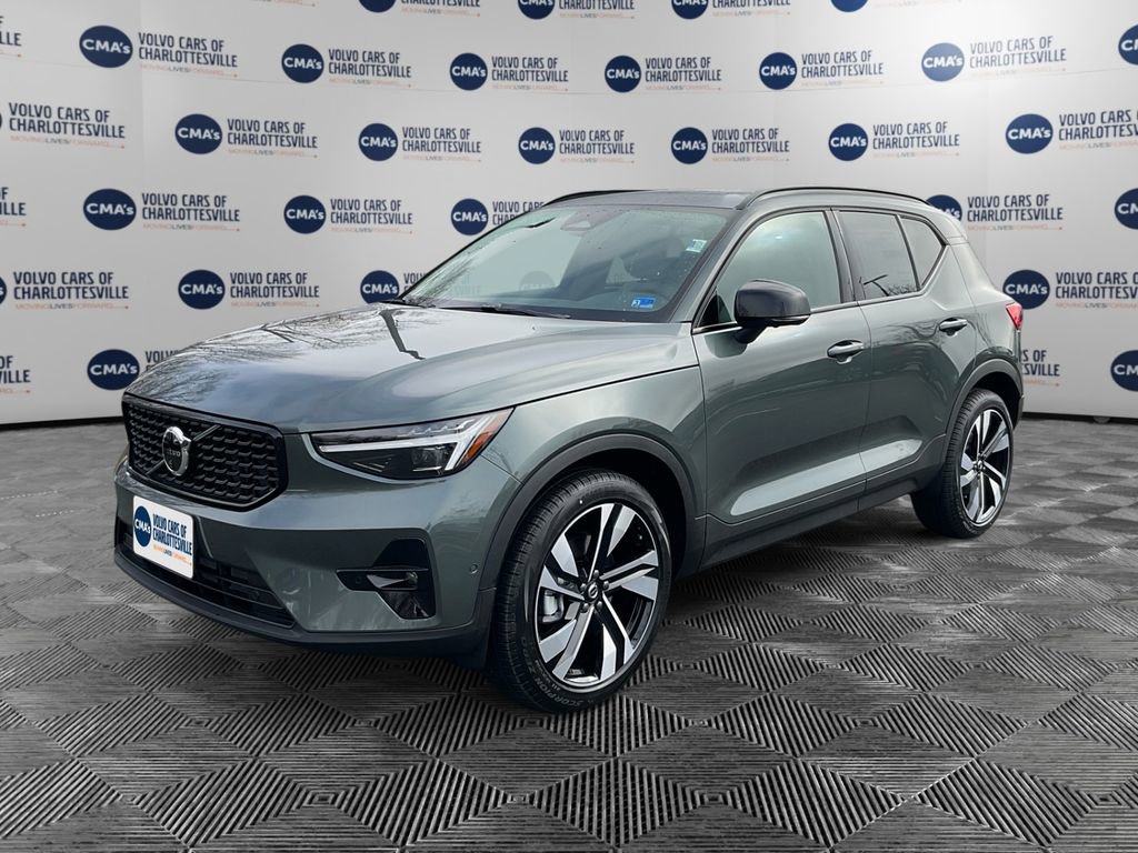 New 2026 Volvo XC40 B5 Plus w/ Protection Package Premier